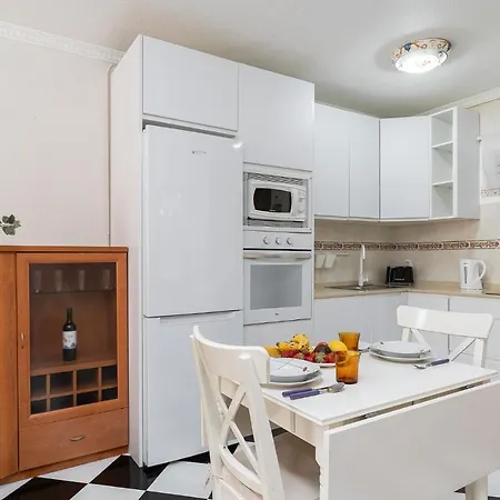 Blonzu Guinea * Benalmádena